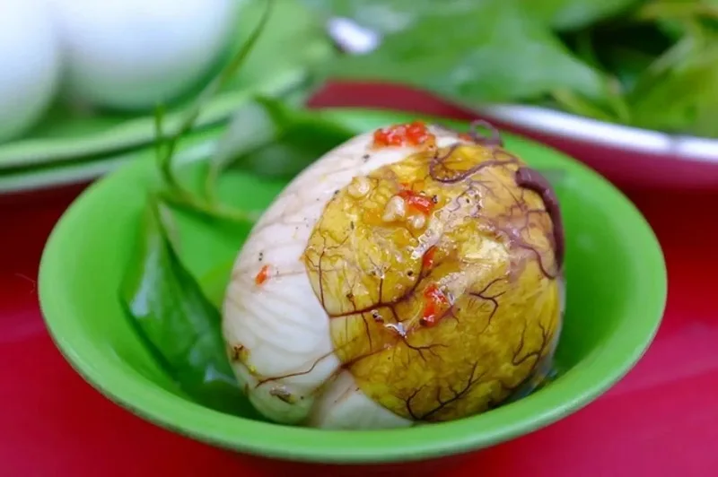 1 qua trung vit lon bao nhieu calo an the nao de khong beo