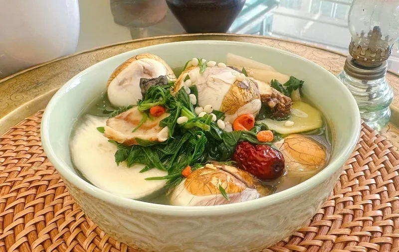 1 qua trung vit lon bao nhieu calo an the nao de khong beo